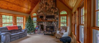 Whispering Pines Cabin on Devils Lake