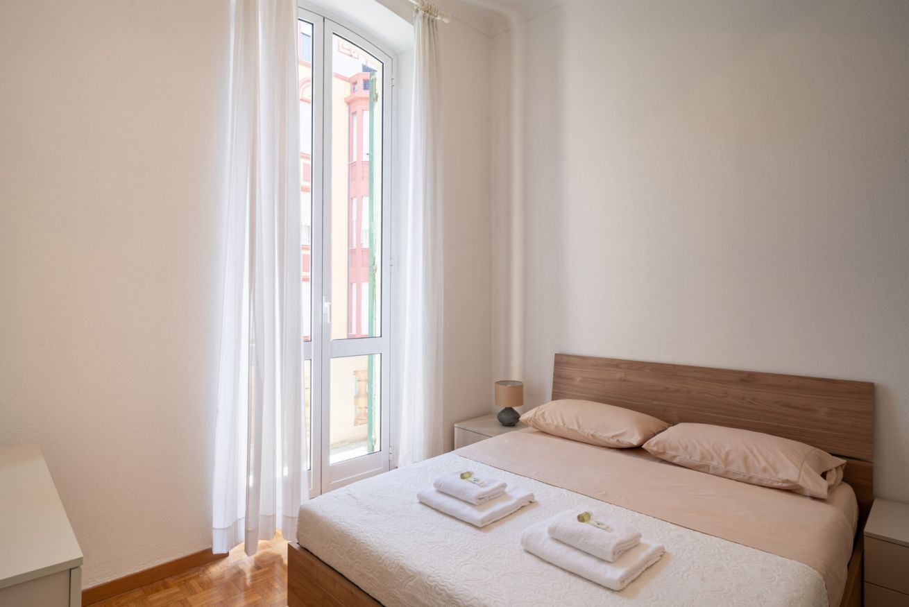 3 habitaciones y tabla de planchar con plancha 