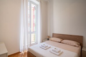3 chambres, fer et planche à repasser