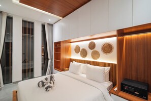 5 bedrooms, iron/ironing board, free WiFi, bed sheets