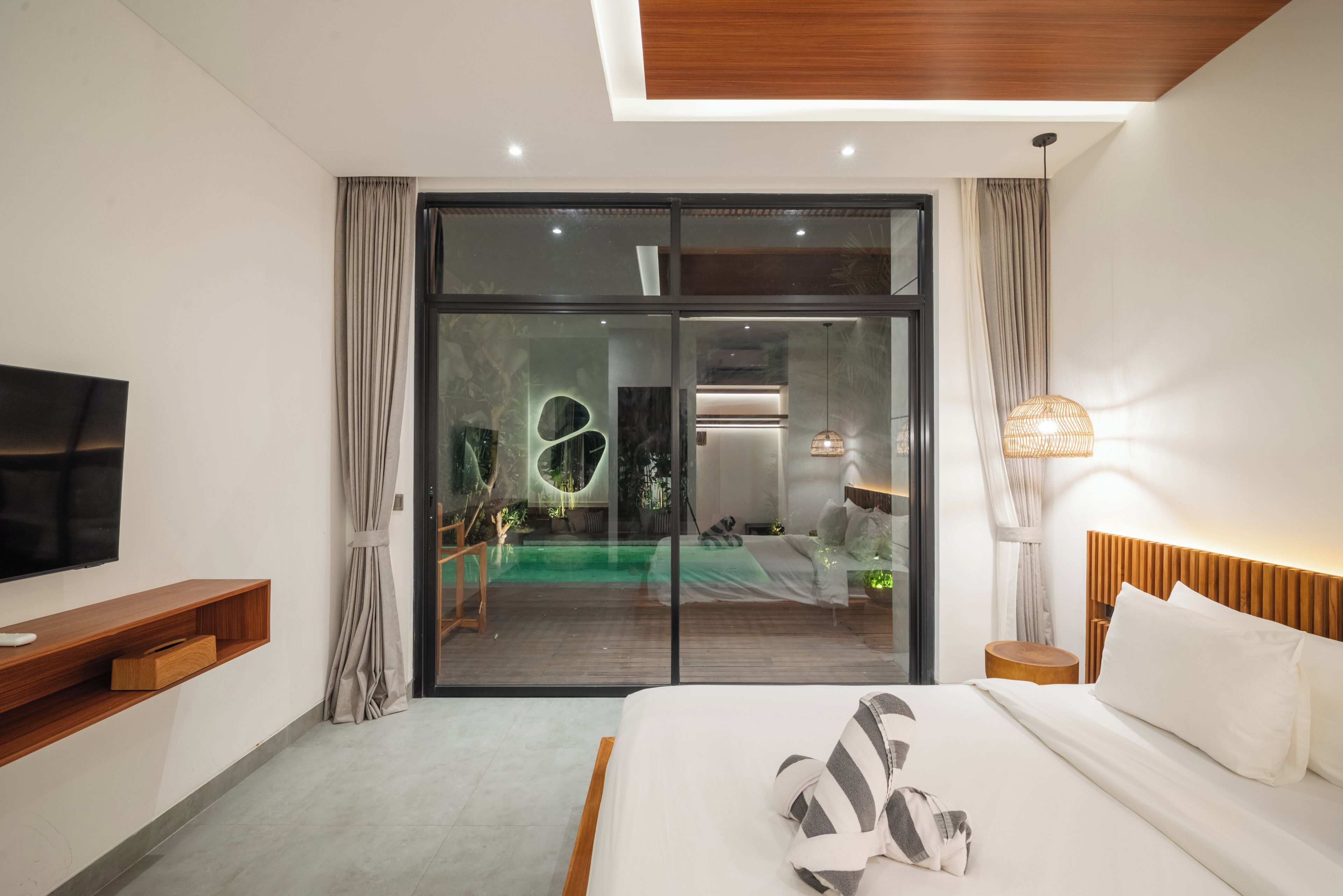 5 bedrooms, iron/ironing board, free WiFi, bed sheets