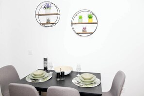 Living area - Athens J&S Suites (Athens)