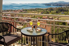 Terrace/patio - Corfelia Seaview Suites (Corfu)