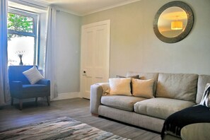 Living area - 2 Links Place (Nairn)