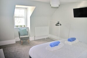 4 Schlafzimmer, individuell dekoriert, individuell eingerichtet