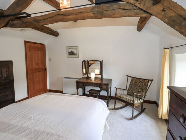 4 bedrooms, individually decorated, individually furnished