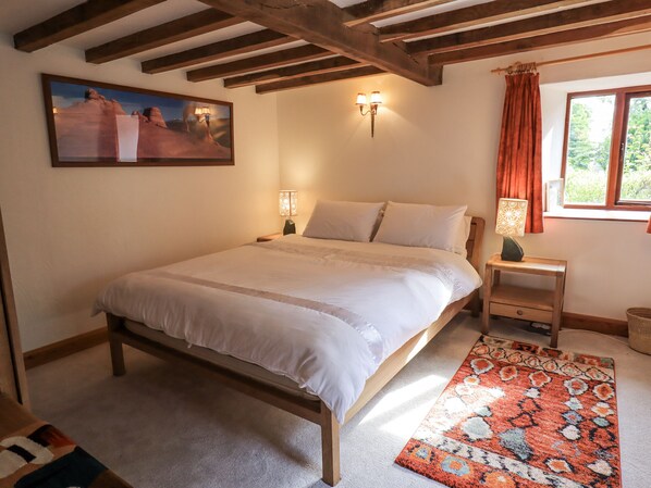 5 bedrooms, individually decorated, individually furnished