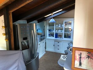 Fridge, dishwasher, toaster, cookware/dishes/utensils