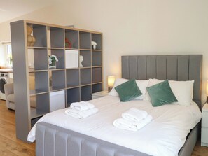 Cottage | 1 bedroom, individually decorated, individually furnished, free WiFi