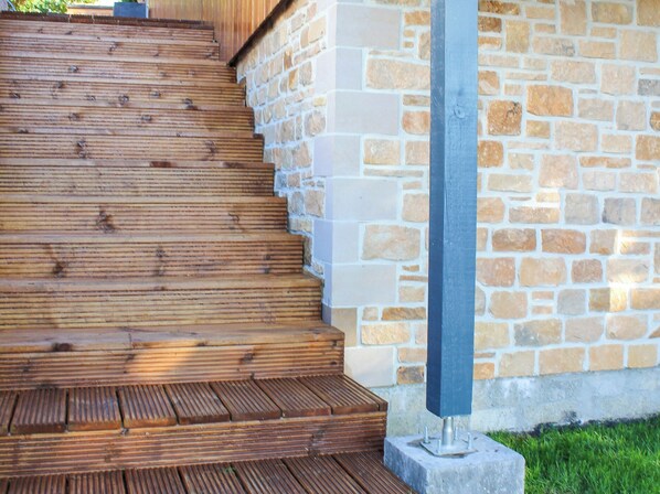 المنطقة المحيطة بالمنشأة