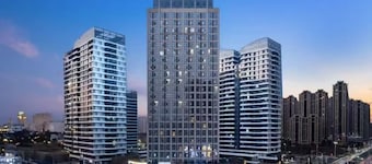 Yifeng hotel