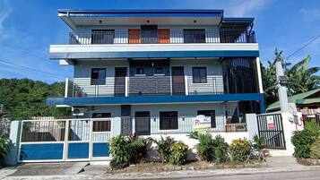 Chambre, plusieurs chambres, balcon | Extérieur