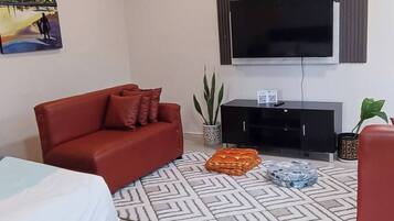 Chambre, plusieurs chambres, balcon | Salle de séjour