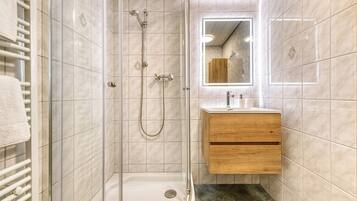 Chalet Deluxe, vue montagne | Salle de bain