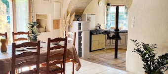 Gite le Chai sleeps 7