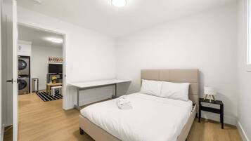 2 slaapkamers, een strijkplank/strijkijzer, wifi, beddengoed