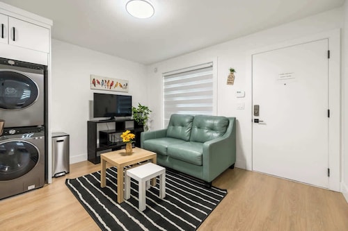 A cozy and stylish 2-bedroom retreat