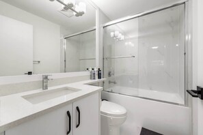 Douche, sèche-cheveux