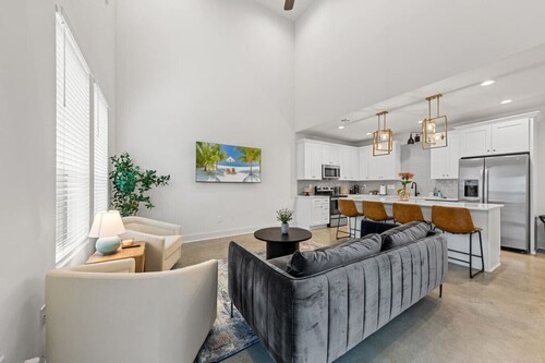 NEW•Voodoo House•KING Bed•