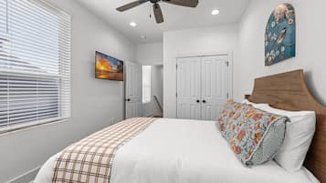 Desk, iron/ironing board, WiFi, bed sheets