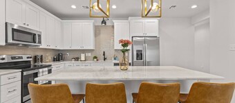 NEW•Voodoo House•KING Bed•