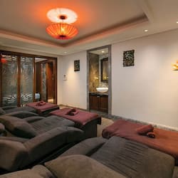 Couples treatment room(s), sauna, steam room, body treatments