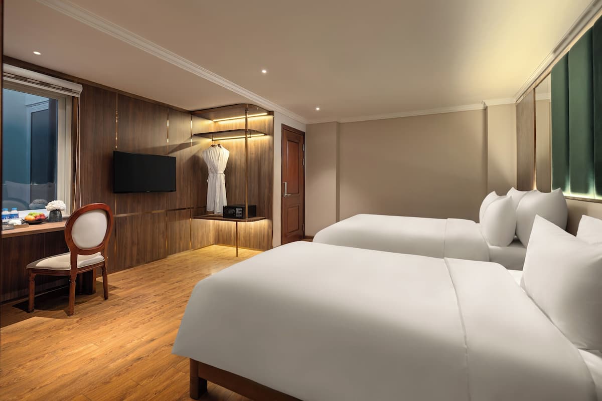 Family Quadruple Room | Egyptian cotton sheets, premium bedding, down comforters, pillowtop beds