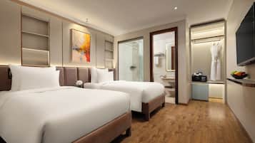 Family Connecting Room | Egyptian cotton sheets, premium bedding, down duvets, pillow-top beds