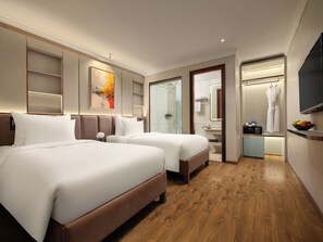 Family Connecting Room | Egyptian cotton sheets, premium bedding, down comforters, pillowtop beds