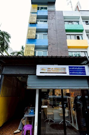 Exterior detail - Oh My Nap Soi Nana (Klong Toey)