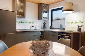 Kühlschrank, Ofen, Herdplatte, Geschirrspüler