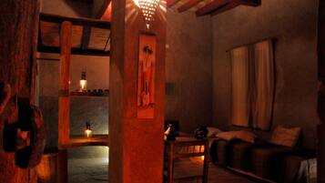 Habitación cuádruple estándar, patio, vista al patio | Wifi gratis y acceso para silla de ruedas