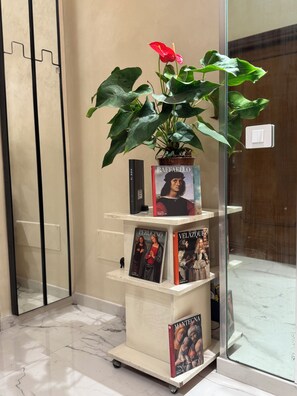Interior detail - Suite 41 (Rome)