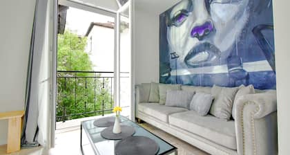 Art, Location, Quiet, Balcony, Perfect for 3