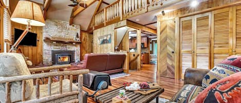 Smart TV, fireplace