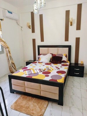 1 bedroom, iron/ironing board, free WiFi, bed sheets - Furnished studio, Douala-Total Nkolbong close to the road and all amenities (Douala)
