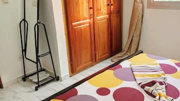 1 chambre, fer et planche Ă  repasser, Wi-Fi gratuit, draps fournis