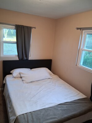 3 bedrooms, WiFi, bed sheets