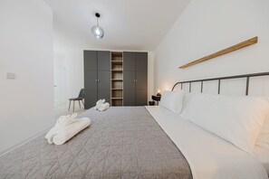 3 bedrooms, iron/ironing board, travel cot, free WiFi