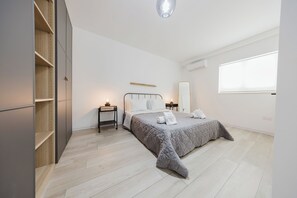3 bedrooms, iron/ironing board, travel cot, free WiFi