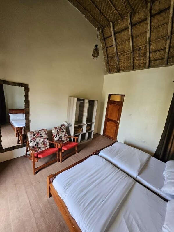 デラックス ダブルまたはツインルーム | 低刺激性寝具、客室ごとに異なる装飾、客室ごとに異なるインテリア、デスク