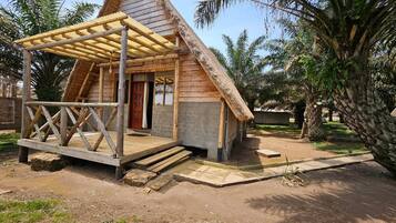 Deluxe Double or Twin Room | Hypo-allergenic bedding, individually decorated, individually furnished