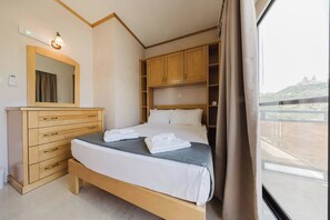 3 habitaciones, tabla de planchar con plancha y wifi gratis 