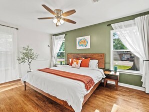 4 bedrooms, iron/ironing board, free WiFi, bed sheets