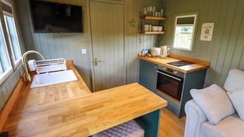 Cookware/dishes/utensils