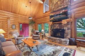 TV connectée, cheminée, jeux vidéo, baby-foot