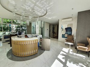 Studio, 1 Bedroom, Accessible, Terrace | Lobby