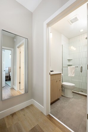 Shower, towels - Hamilton Place - 305 (3 units) Sleeps 12 (Traverse City)
