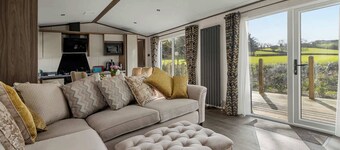 Peaceful Lake Retreat - Fishing lakes - Short Stays UK