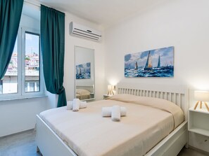 3 bedrooms, travel crib, free WiFi